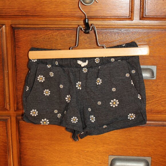 Old Navy Size Small 6/7 Charcoal Daisy Shorts - Picture 1 of 1